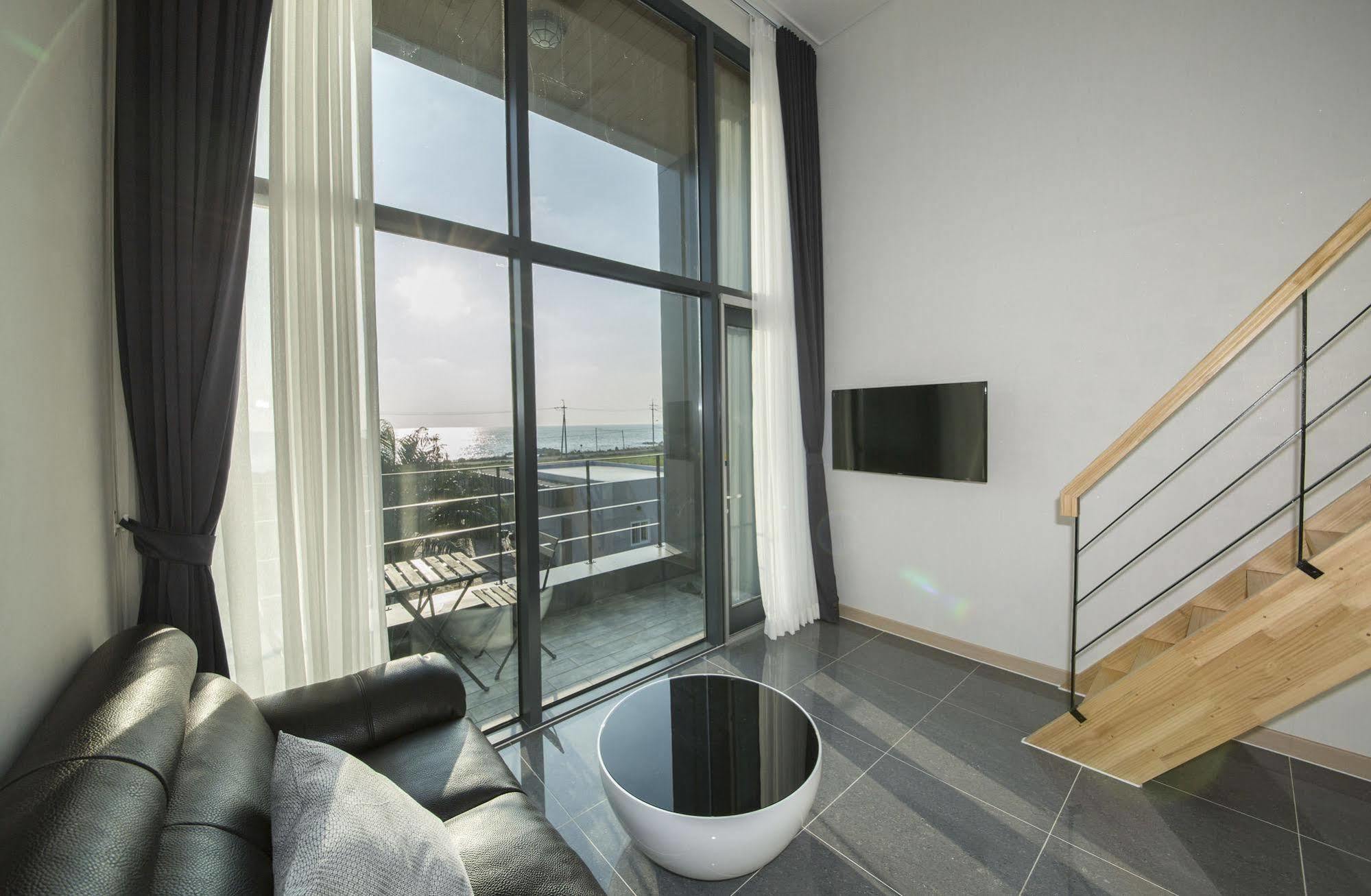 J Raum Resort Seogwipo Zewnętrze zdjęcie