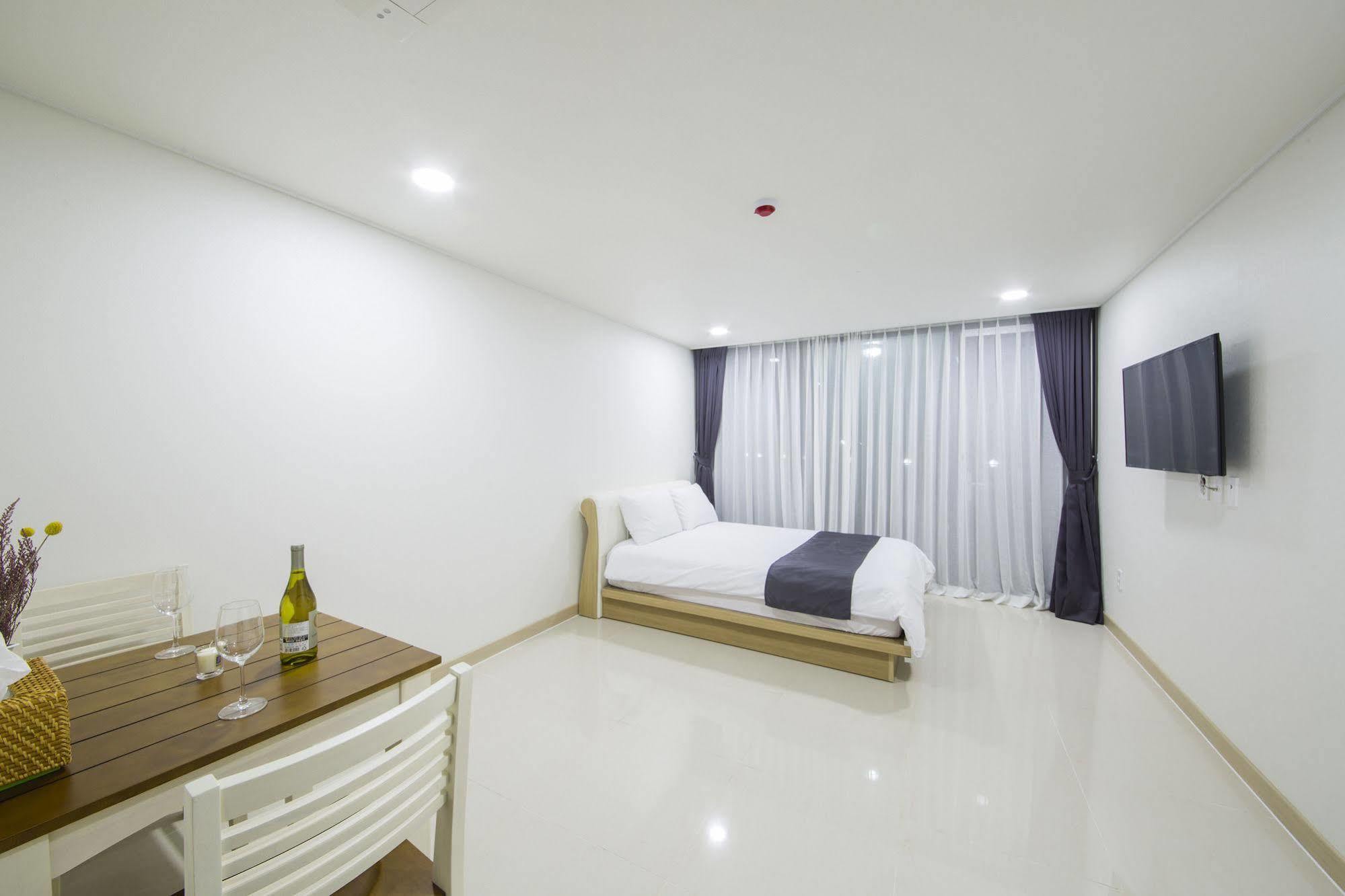 J Raum Resort Seogwipo Zewnętrze zdjęcie